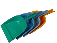 Plastic dustpan